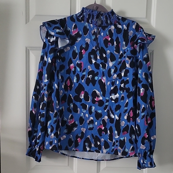 Lot of 5 Women’s Blouses Size Medium | Bold Prints | Lightweight - Picture 9 of 16
